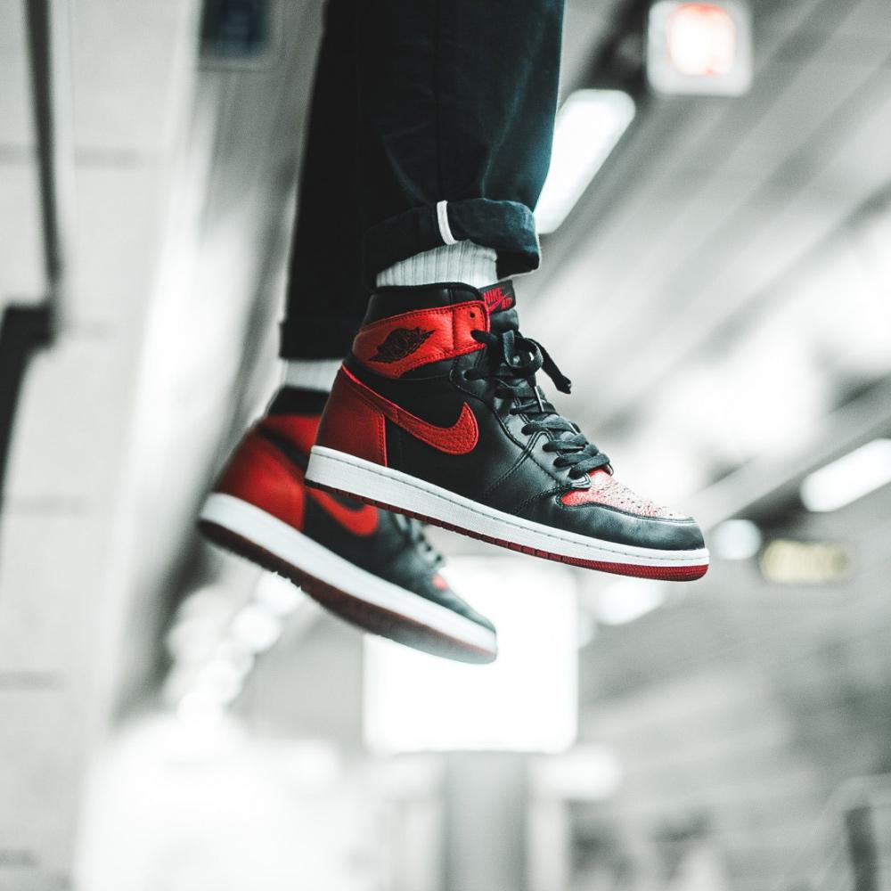 AIR JORDAN 1 RETRO HIGH OG GS — UK 13.5 | EU 32 | US 1Y — Side View